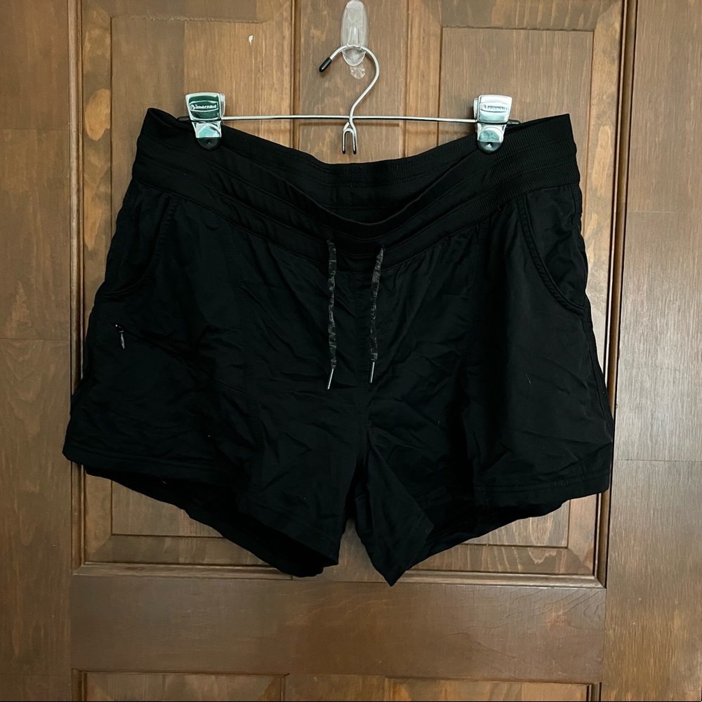 NWOT The North Face Aphrodite XL shorts- black